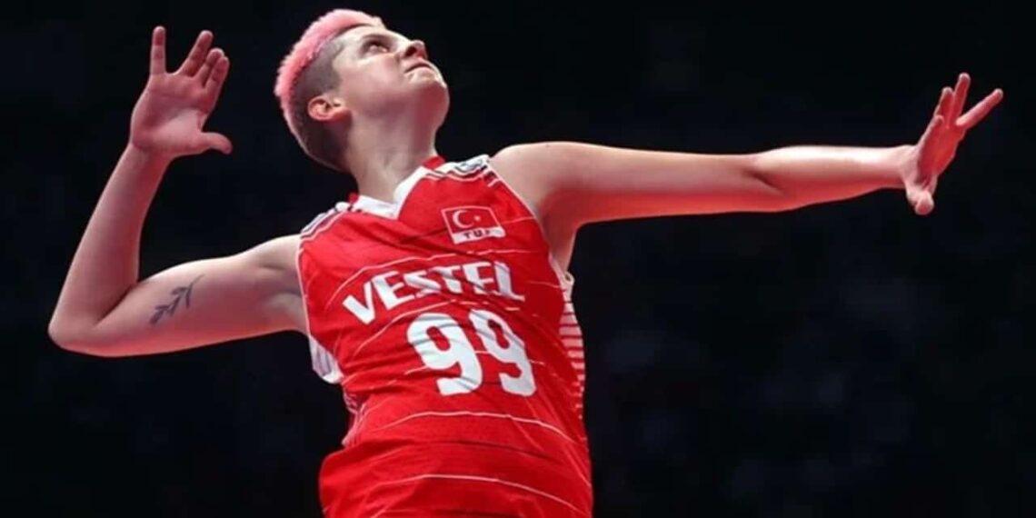 Yeni Akit Ebrar Karakurt’u hedef gösterdi! Kaos GL - LGBTİ+ Haber Portalı