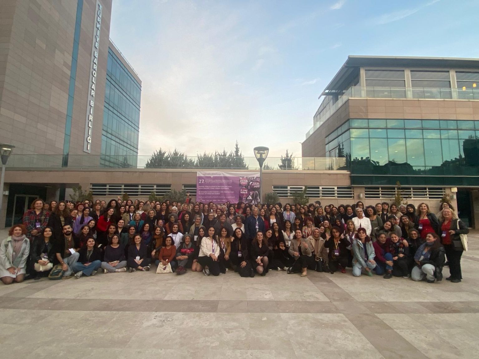 “Yerel yönetimler, kadın ve LGBTİ+ örgütleri ile koordinasyon içinde çalışmalı” | Kaos GL - LGBTİ+ Haber Portalı Haber