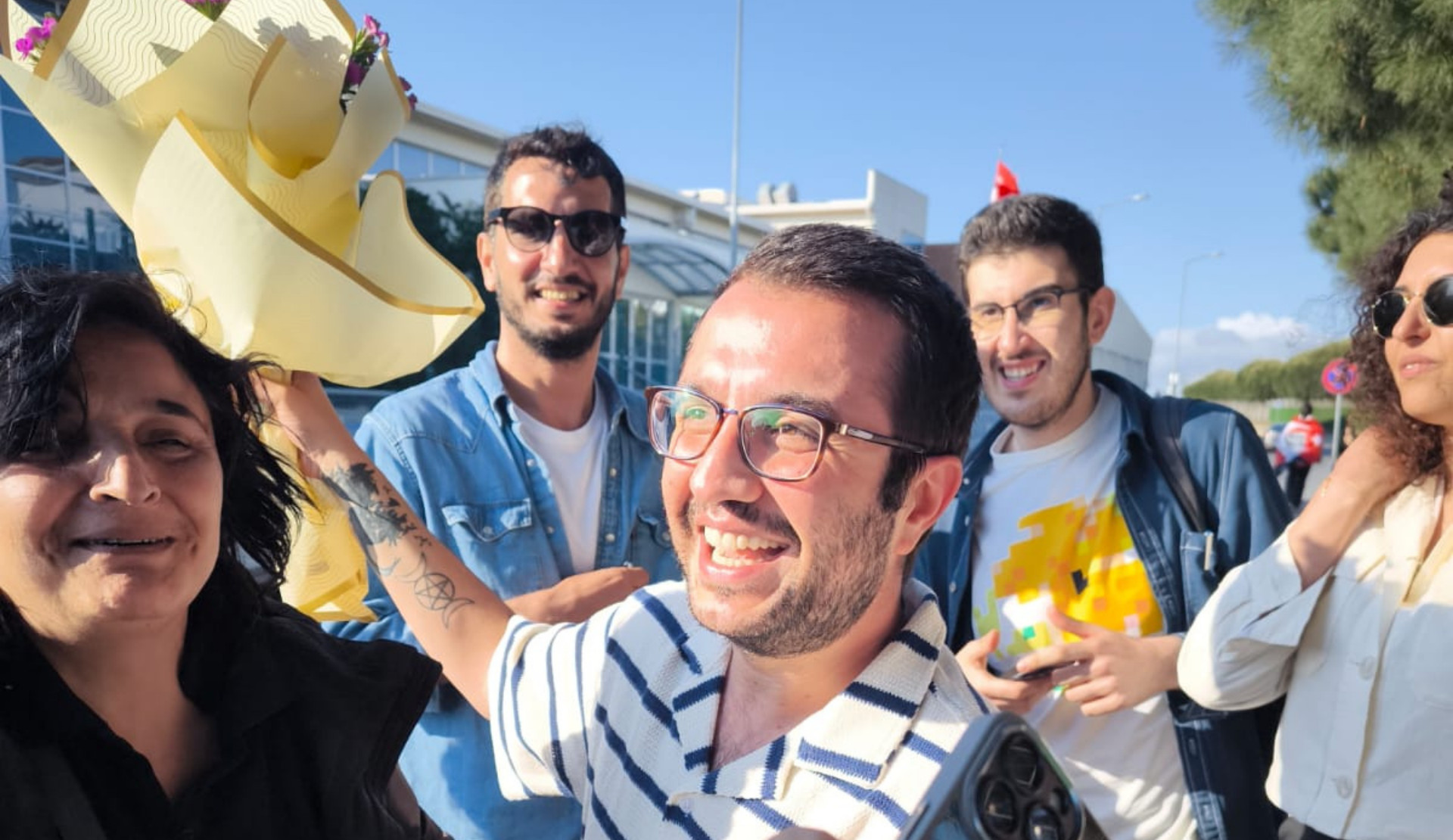 Yıldız Tar, 23 Şubat’ta ikinci kez hakim karşısına çıkacak: “Bu hukuksuzluk zincirinin kırılmasını bekliyoruz” Kaos GL - LGBTİ+ Haber Portalı