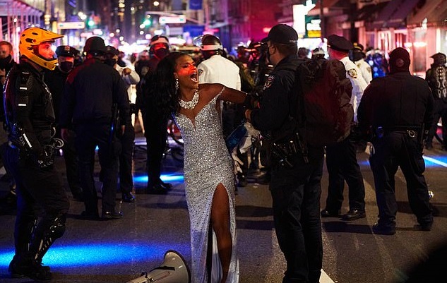 “Yürümemize izin vermezseniz Stonewall İsyanı 2’ye hazır olun” | Kaos GL - LGBTİ+ Haber Portalı Haber