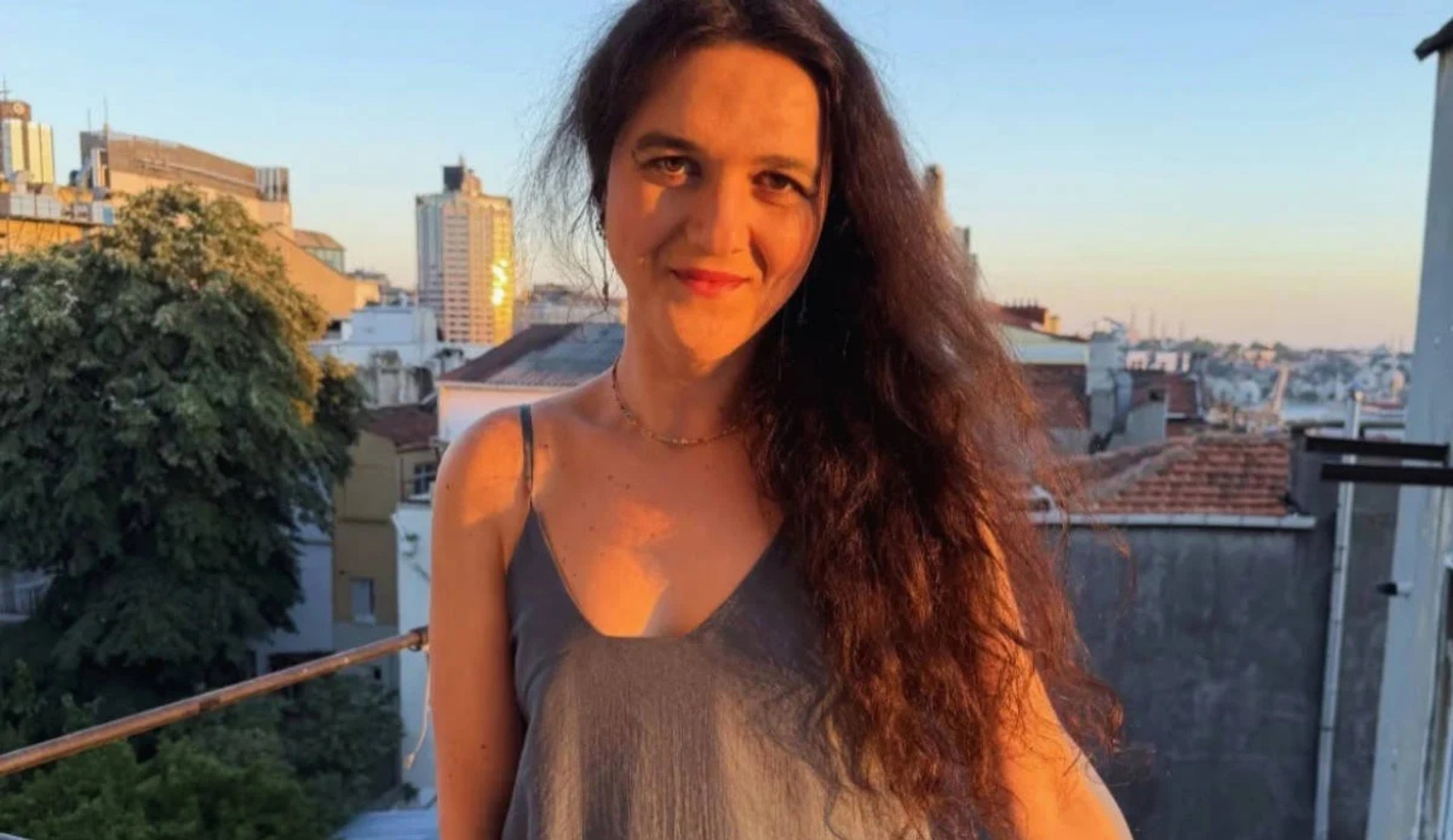 “Zoe Öğretmen ile Dayanışma Platformu” yayında! Kaos GL - LGBTİ+ Haber Portalı