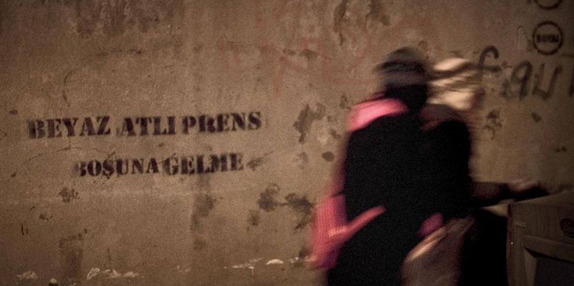 Zümrüdü Cinsellik Atölyeleri’nde “Beyaz Atlı Prens Boşuna Gelme” gösterimi | Kaos GL - LGBTİ+ Haber Portalı Haber