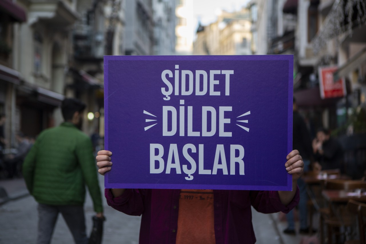 Cinsiyetçiliğin beslediği şiddet | Kaos GL - LGBTİ+ Haber Portalı Gökkuşağı Forumu Köşe Yazısı