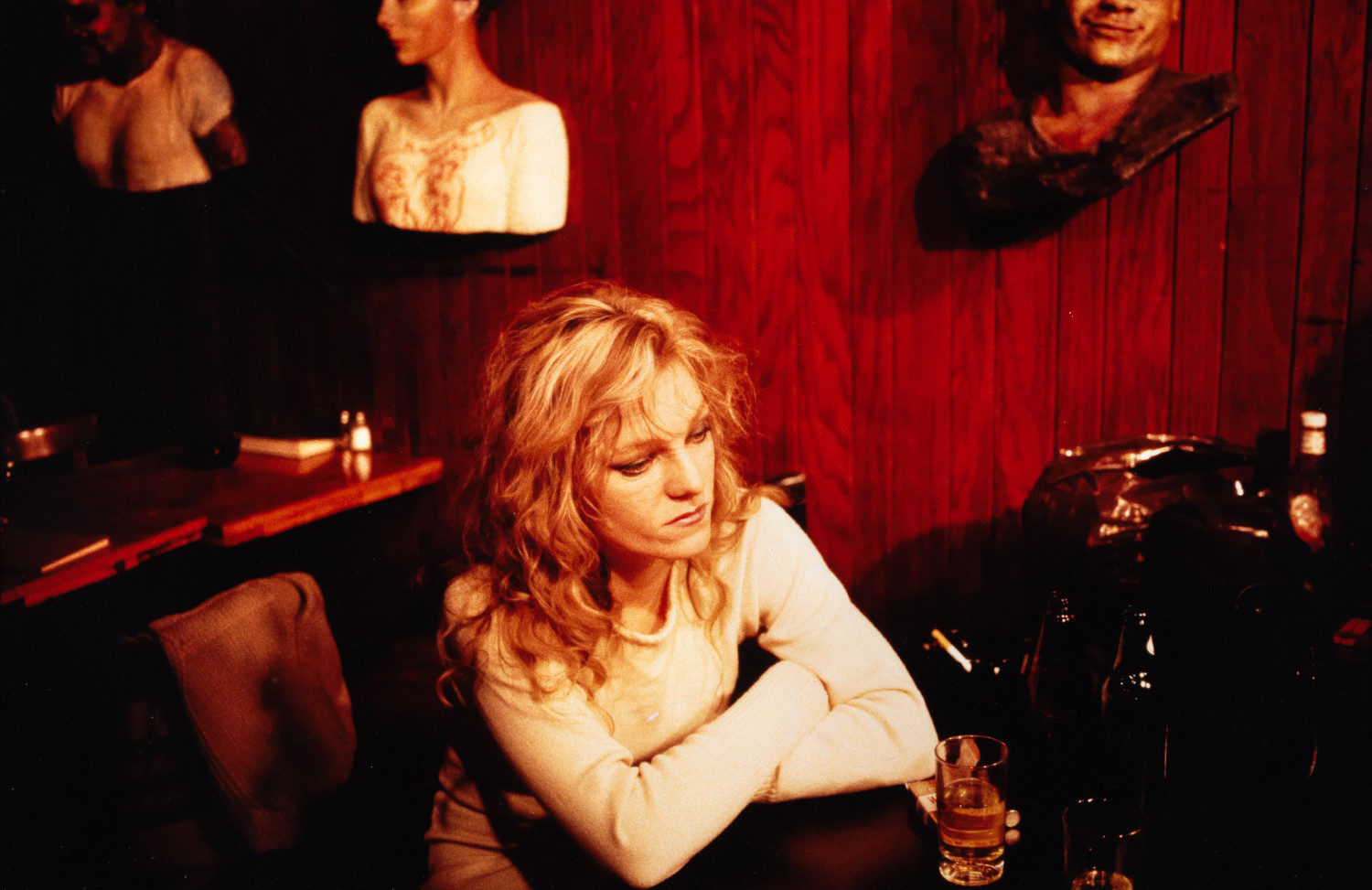 performans-cagrilari-ciktigin-ve-tikildigin-dolaplar-3