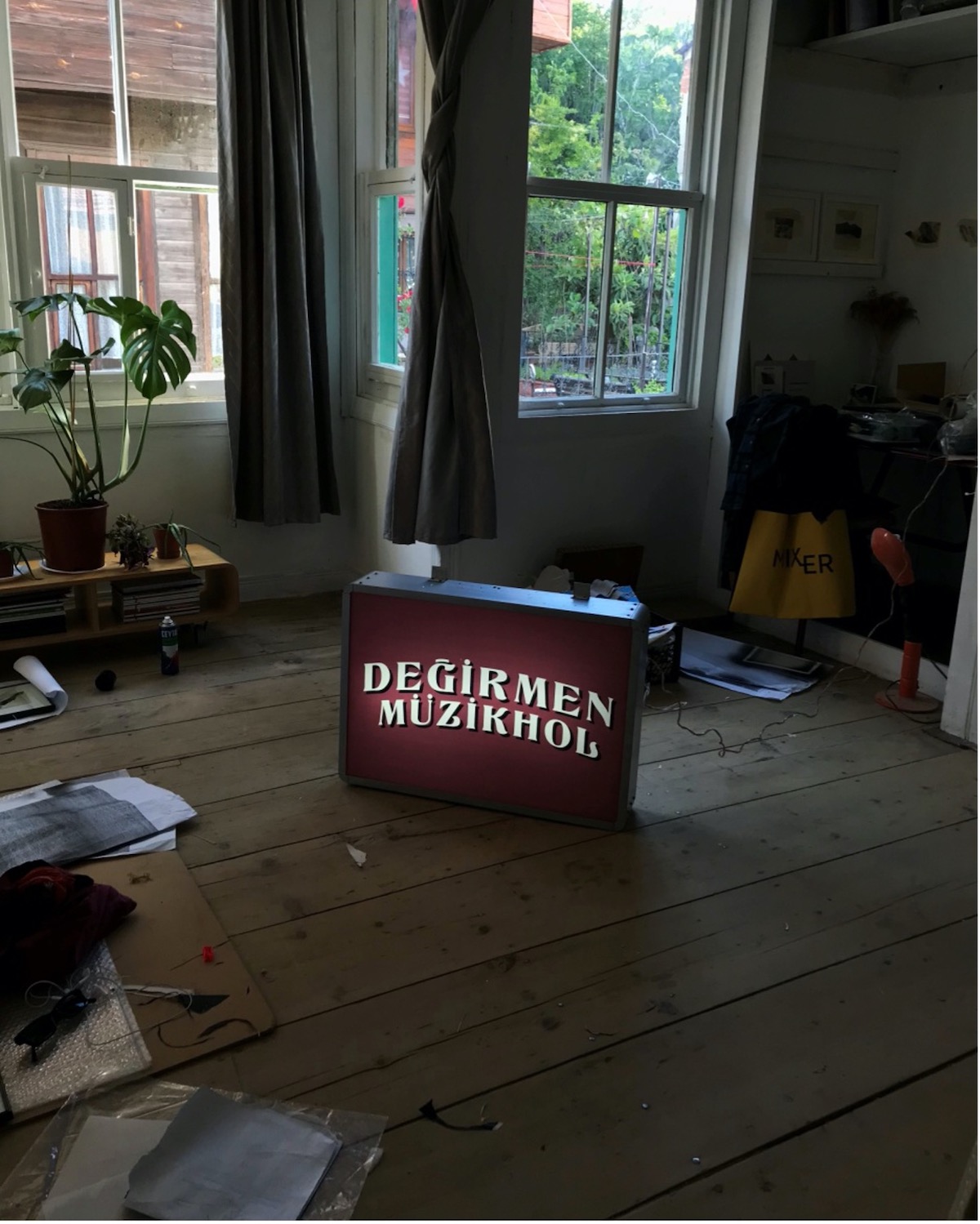 Sınırların ötesinde bir müzikhol: Değirmen | Kaos GL - LGBTİ+ Haber Portalı Gökkuşağı Forumu Köşe Yazısı