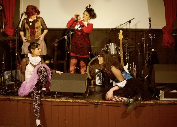 “Erkek dilde kurulmuş bir düzende yaşıyoruz” | Kaos GL - LGBTİ+ Haber Portalı Haber