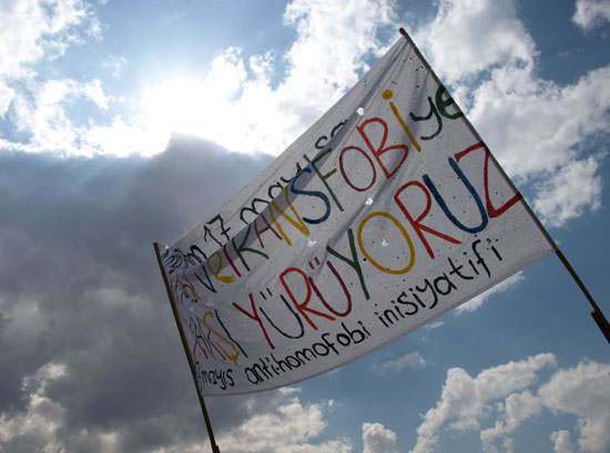 Homofobi Karşıtı Yürüyüş yasağı Anayasa Mahkemesi’nde | Kaos GL - LGBTİ+ Haber Portalı Haber