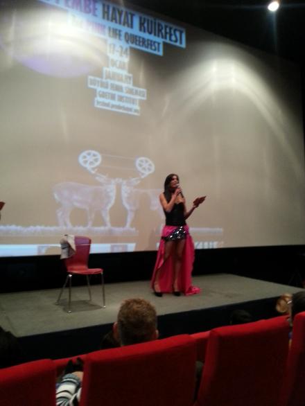 Kuir Fest Kürtçe Türkçe Hikayelerle Başladı | Kaos GL - LGBTİ+ Haber Portalı Haber