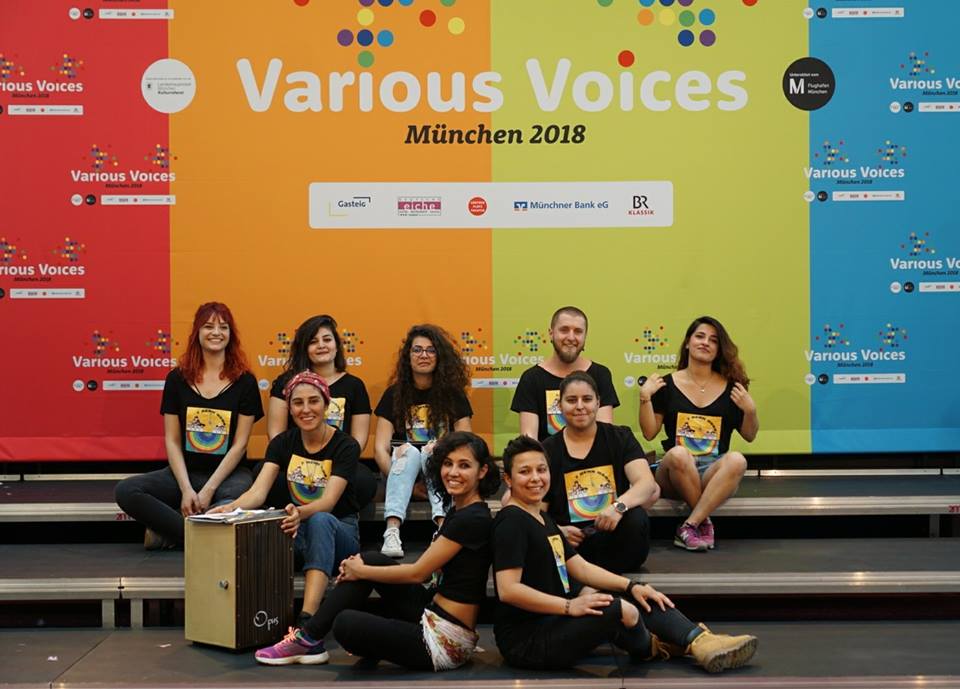 7 Renk Koro şarkılarını Münih’te söyledi Kaos GL - LGBTİ+ Haber Portalı