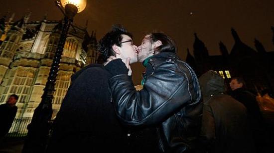 Eşcinsel Evlilik Avam Kamarası&rsquo;ndan Geçti | Kaos GL - LGBTİ+ Haber Portalı Haber