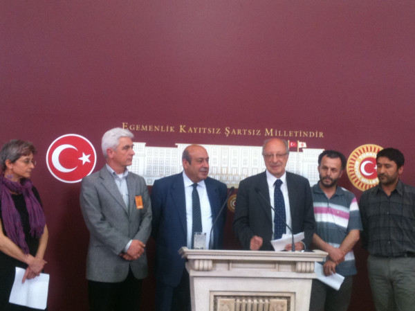 Vicdani Retçiler Anayasa İçin Meclis&rsquo;te | Kaos GL - LGBTİ+ Haber Portalı Haber