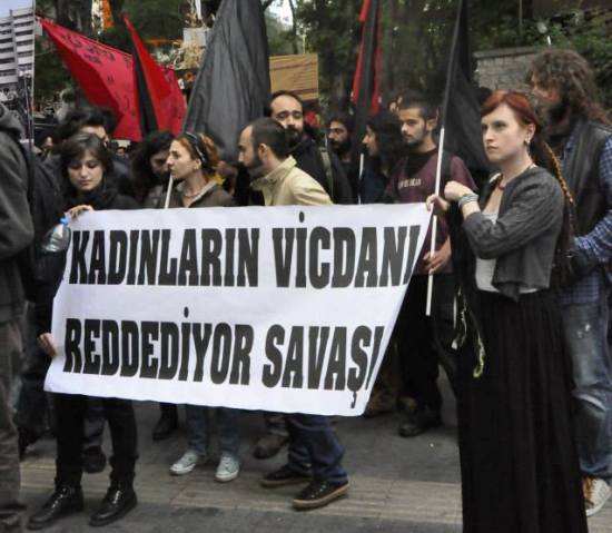 Anarşist Kadınlardan Ankara&rsquo;da Vicdani Ret Açıklaması | Kaos GL - LGBTİ+ Haber Portalı Haber