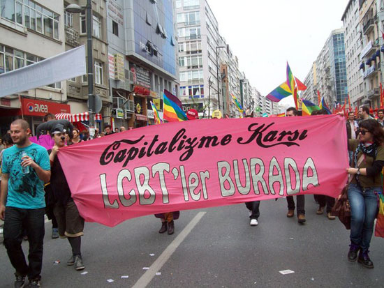 1 Mayıs&rsquo;ta 6 Şehirde Gökkuşağı Bayrağı Dalgalanacak! | Kaos GL - LGBTİ+ Haber Portalı Haber