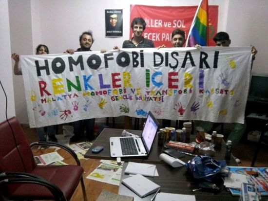 1 Mayıs&rsquo;ta Gökkuşağı Bayraklarıyla Alanlara! | Kaos GL - LGBTİ+ Haber Portalı Haber