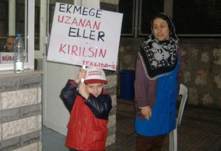 Gökkuşağı Bayrağının Altında &lsquo;Ekmek, Barış, Özgürlük&rsquo; Mitingine! | Kaos GL - LGBTİ+ Haber Portalı Haber