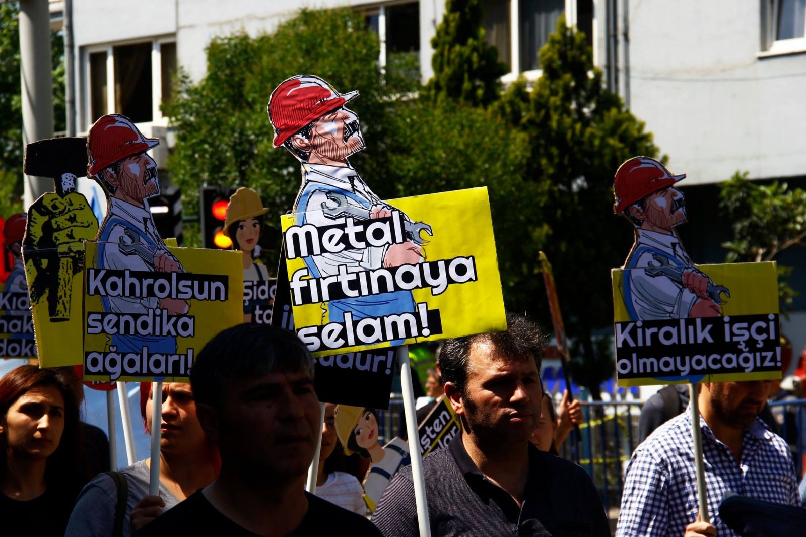 Bursa&rsquo;da 1 Mayıs: Sözleşmeli köle olmayacağız! | Kaos GL - LGBTİ+ Haber Portalı Haber