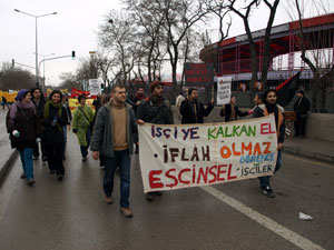 Çalışma Hayatında Cinsel Yönelim Ayrımcılığı Nihayet Düzenleniyor mu? | Kaos GL - LGBTİ+ Haber Portalı Haber