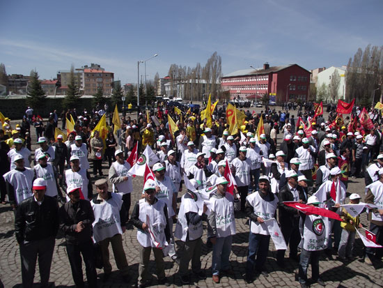 Kars&rsquo;ta 1 Mayıs Coşkusu | Kaos GL - LGBTİ+ Haber Portalı Haber