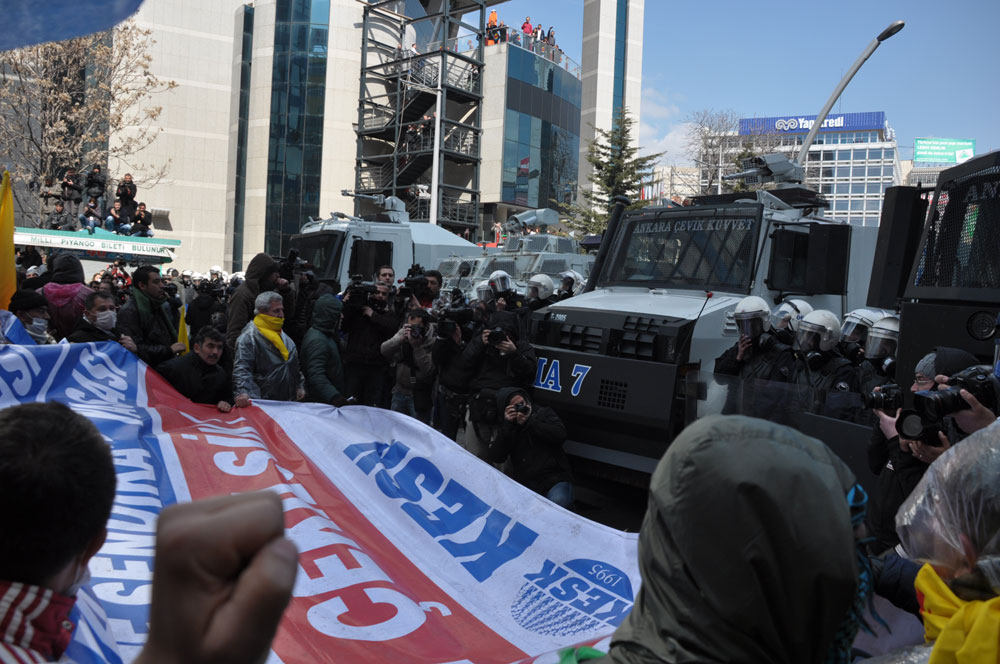 KESK Eylemi Gazlı Bitti | Kaos GL - LGBTİ+ Haber Portalı Haber