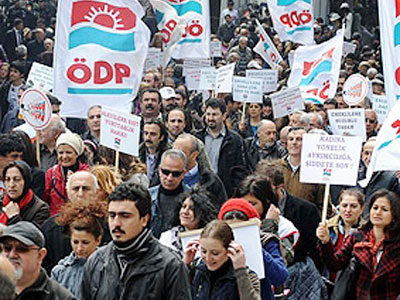 Kamu Çalışanları 21 Aralık&rsquo;ta Grev Yapacak | Kaos GL - LGBTİ+ Haber Portalı Haber