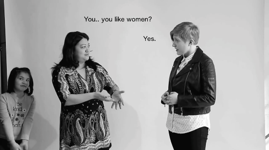 Eşcinsellik Karşıtları İlk Kez Bir Eşcinsele Sarılırsa Kaos GL - LGBTİ+ Haber Portalı