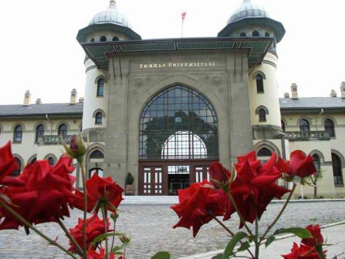 Trakya Üniversitesi Artık Gül Suyu Gibi Kokacak | Kaos GL - LGBTİ+ Haber Portalı Haber