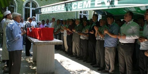 &lsquo;Alevilerin Dirisine de Ölüsüne de Asimilasyon!&rsquo; | Kaos GL - LGBTİ+ Haber Portalı Haber