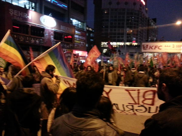 &lsquo;Heteroseksist Eğitime Hayır&rsquo; Diyenler de Yürüdü | Kaos GL - LGBTİ+ Haber Portalı Haber