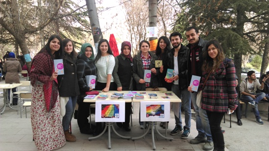 Sosyal hizmet öğrencilerinden LGBTİ dayanışmasına destek | Kaos GL - LGBTİ+ Haber Portalı Haber