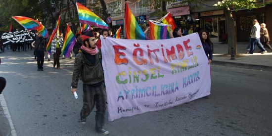 Muğla'da Homofobiye Karşı Buluşuldu Kaos GL - LGBTİ+ Haber Portalı