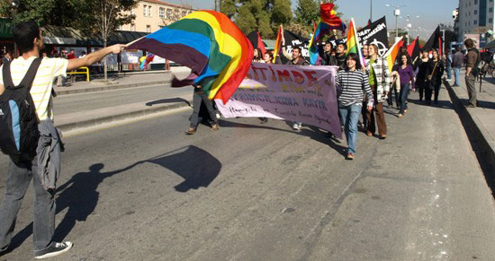 LGBT Öğrencilere Yönelik Heteroseksüel Sosyalizasyon Politikalarından Vazgeçilsin! | Kaos GL - LGBTİ+ Haber Portalı Haber