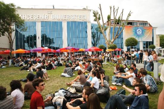 Yönelim Değil Tercih Rehberi  Bahçeşehir Sinema | Kaos GL - LGBTİ+ Haber Portalı Haber