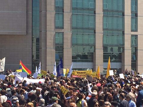 Barış akademisyenleri tahliye edildi! Kaos GL - LGBTİ+ Haber Portalı