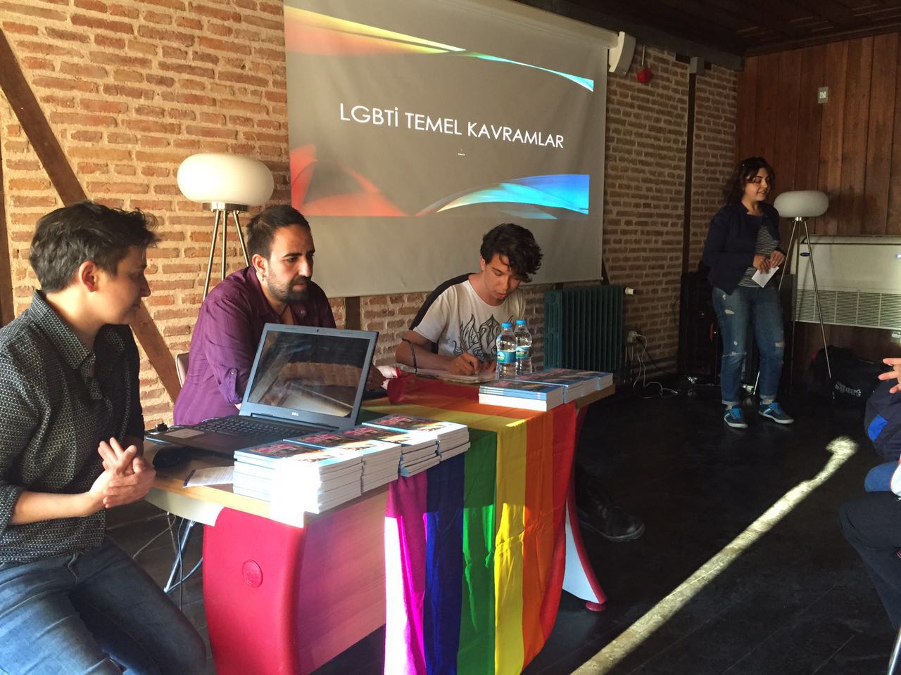 Homofobi ve transfobi karşıtı eğitimciler Çanakkale&rsquo;de buluştu | Kaos GL - LGBTİ+ Haber Portalı Haber