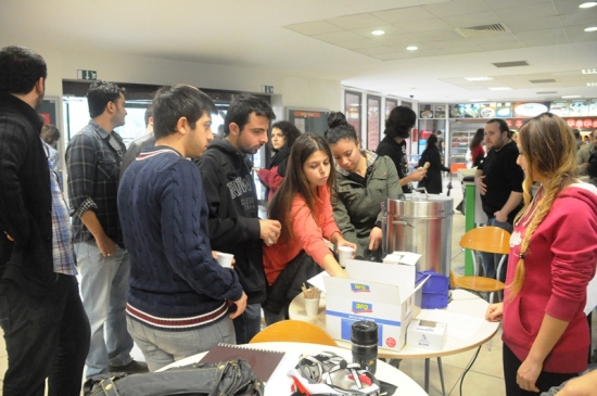 İzmir Ekonomi&rsquo;de "Beleş Kahve" Eylemi | Kaos GL - LGBTİ+ Haber Portalı Haber