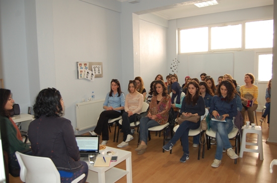 İzmir&rsquo;de Psikolojik Danışman ve Rehberler Homofobiye Karşı Bir Araya Geldi | Kaos GL - LGBTİ+ Haber Portalı Haber