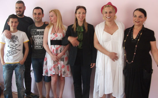 CHP Milletvekili Adayı Nazlıaka Pembe Hayat'taydı | Kaos GL - LGBTİ+ Haber Portalı Haber