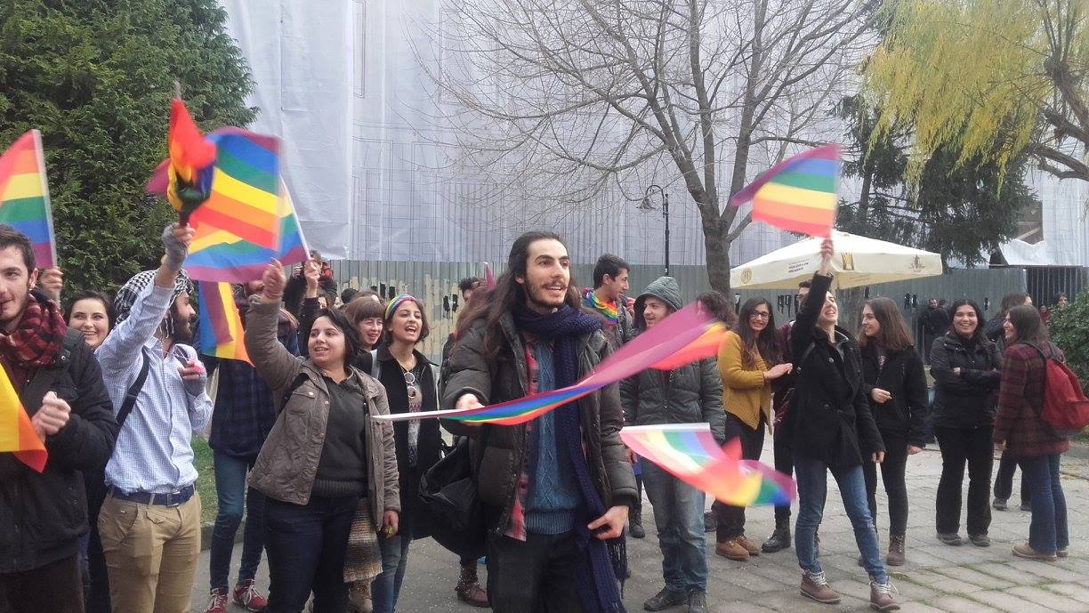 İÜ’deki nefret saldırıları protesto edildi Kaos GL - LGBTİ+ Haber Portalı