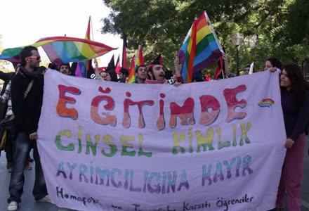 Kaos GL ve Eğitim-Sen İstanbul&rsquo;da Buluştu | Kaos GL - LGBTİ+ Haber Portalı Haber