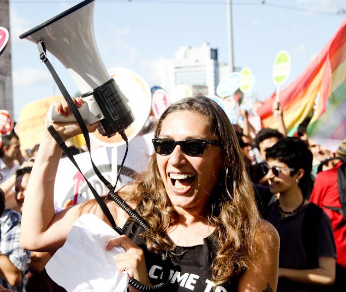 Şevval Kılıç: Bizim Yoldaşlıktan Önce Arkadaş Olmamız Gerekiyor | Kaos GL - LGBTİ+ Haber Portalı Haber