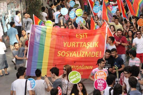 Onur hikayem: İdeolojik pankart! | Kaos GL - LGBTİ+ Haber Portalı Haber