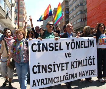 Kürşad Kahramanoğlu ile Türkiye'nin İnsan Hakları Gündemi İzmir&rsquo;de | Kaos GL - LGBTİ+ Haber Portalı Haber