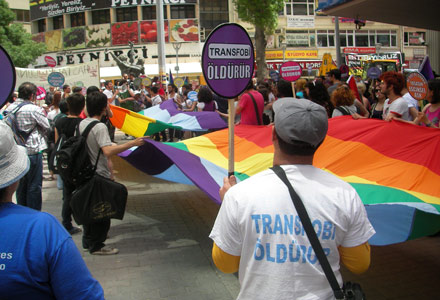 Polis Ankara’da Translara Vahşice Saldırdı Kaos GL - LGBTİ+ Haber Portalı