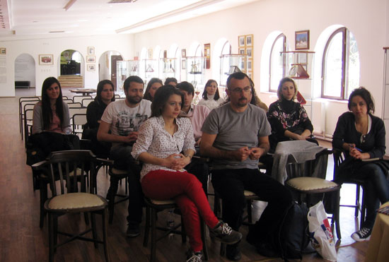 Isparta’da Homofobi Karşıtı Söyleşi Düzenlendi | Kaos GL - LGBTİ+ Haber Portalı Haber