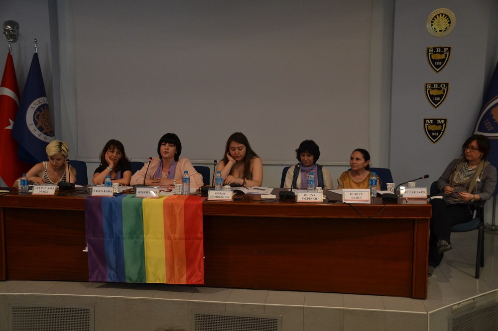‘Anneme açılırken, oğlu kendisine açılan bir anneyle yazıştık’ Kaos GL - LGBTİ+ Haber Portalı