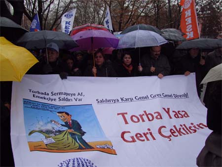   KESK Eylemine Polis Saldırısı | Kaos GL - LGBTİ+ Haber Portalı Haber