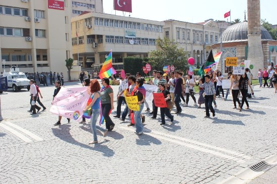 İzmir&rsquo;in 1 Mayıs&rsquo;ı Sesini Gündoğdu&rsquo;da Yükseltti | Kaos GL - LGBTİ+ Haber Portalı Haber