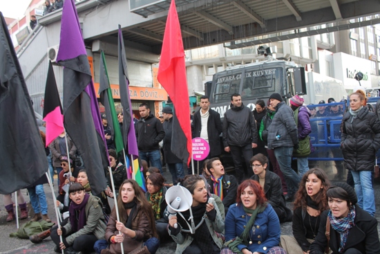 8 Mart’ta Vicdani Retçi Kadınlara Engel | Kaos GL - LGBTİ+ Haber Portalı Haber