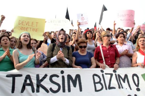 Bedenimden, Başörtümden, Kimliğimden Elini Çek! | Kaos GL - LGBTİ+ Haber Portalı Haber