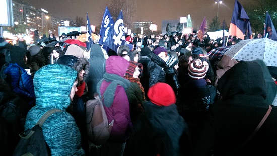 Kadınlar Ankara’da Özgecan için yaşam zinciri kurdu Kaos GL - LGBTİ+ Haber Portalı